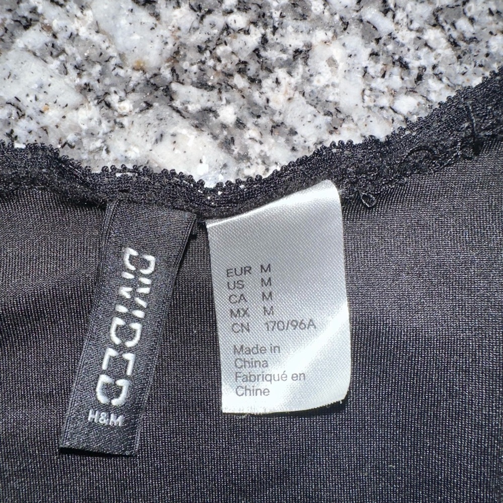 H&M Black Lace Crop Top Size Medium - Picture 3 of 3